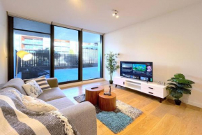 Brilliant Quay Blvd Apt Close to Wyndham Harbour